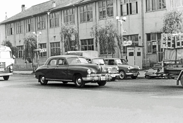 (02-1a)001-11a 1948 Frazer Standard Sedan.jpg